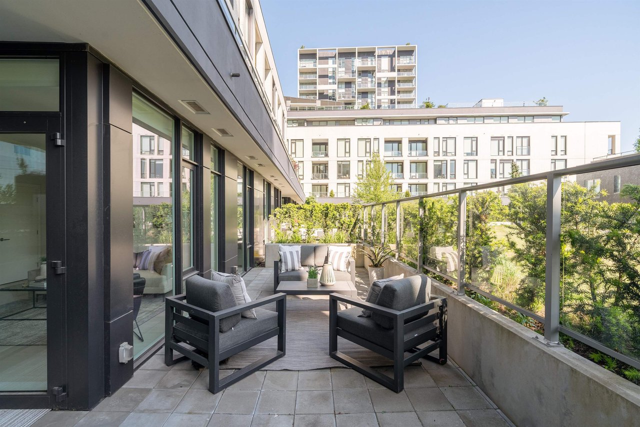 208-3538 Sawmill Cres