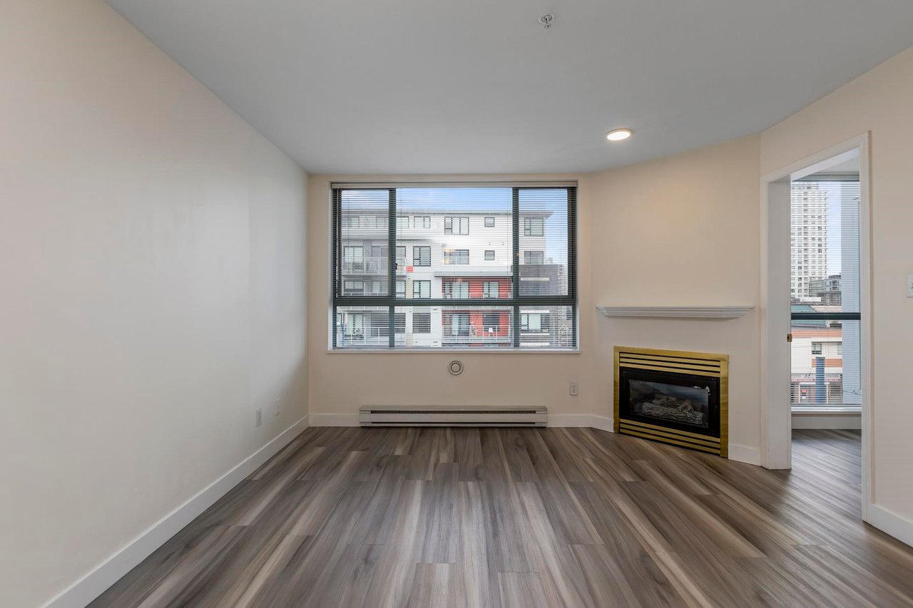 302-5818 Lincoln St
