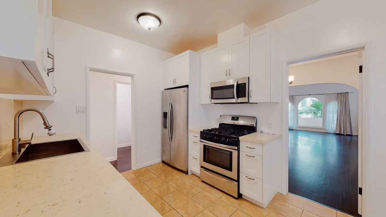 128 S Oakhurst Drive, Beverly Hills