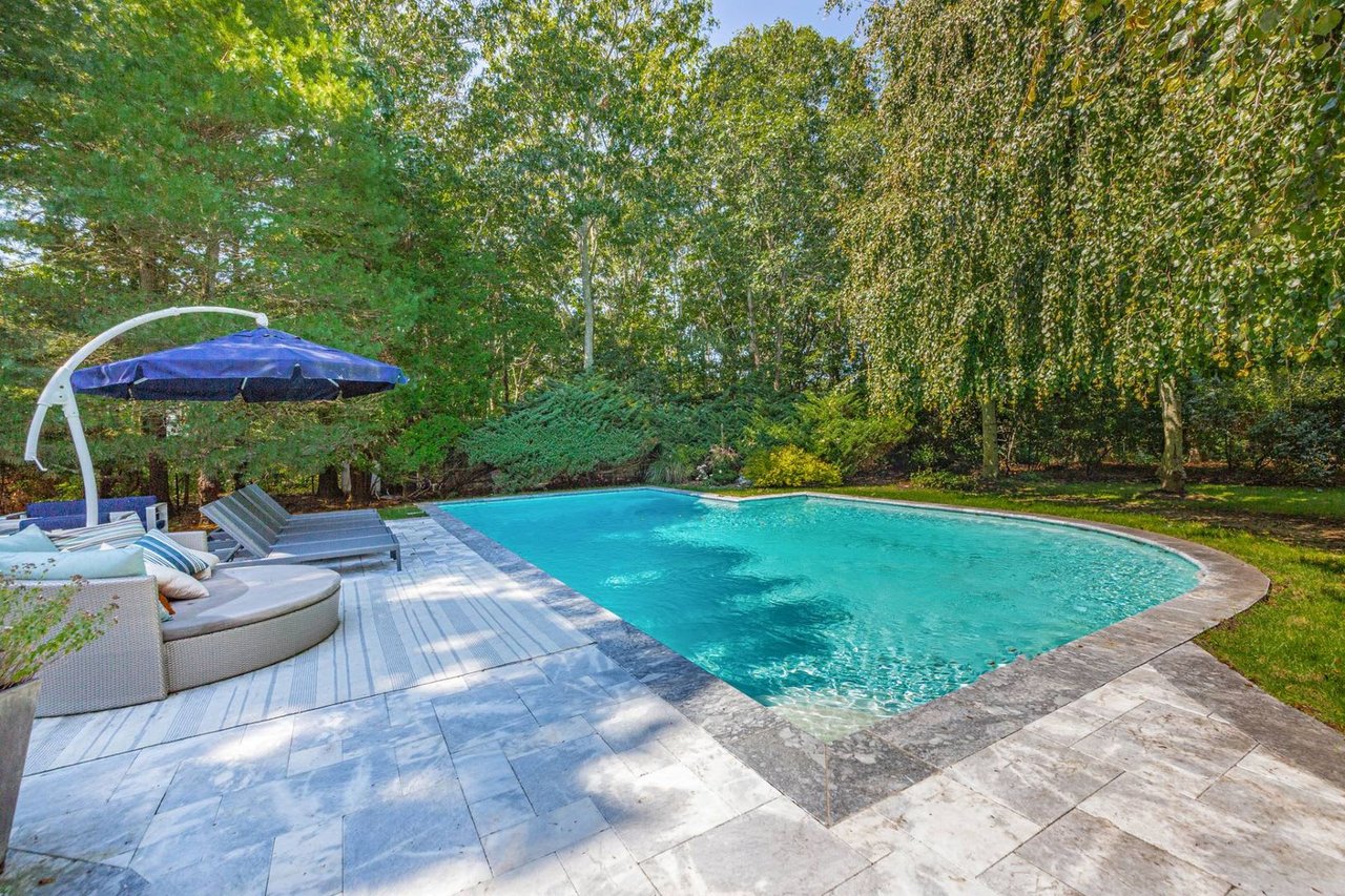 Sun Soaked Sanctuary Near Wainscott Village Beach