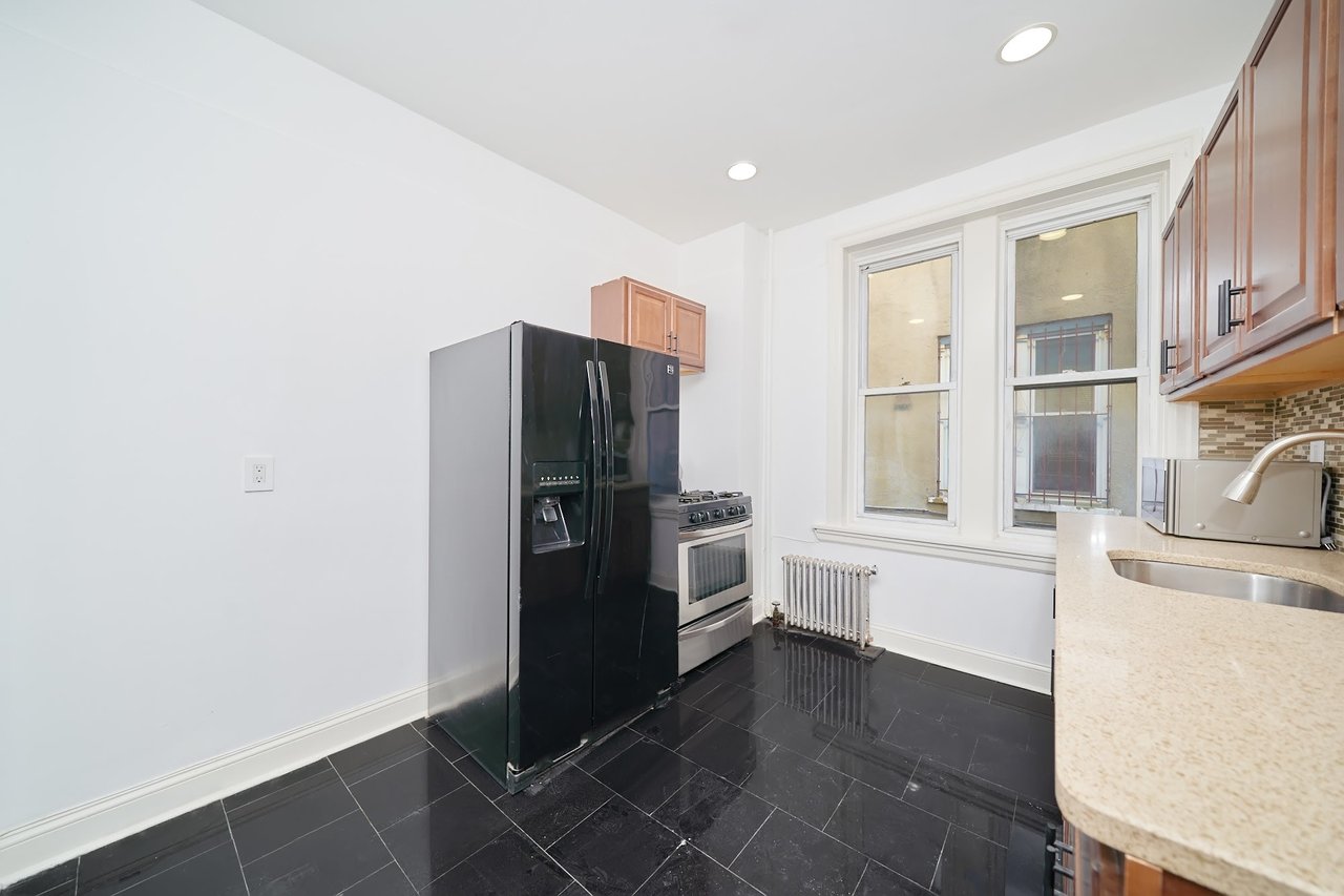 106 E 32nd Street Unit: #2