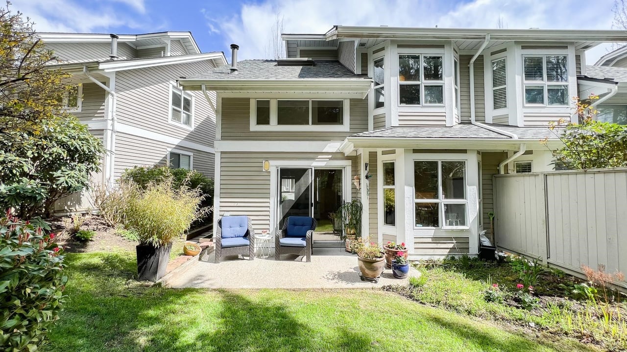 53-650 Roche Point Dr