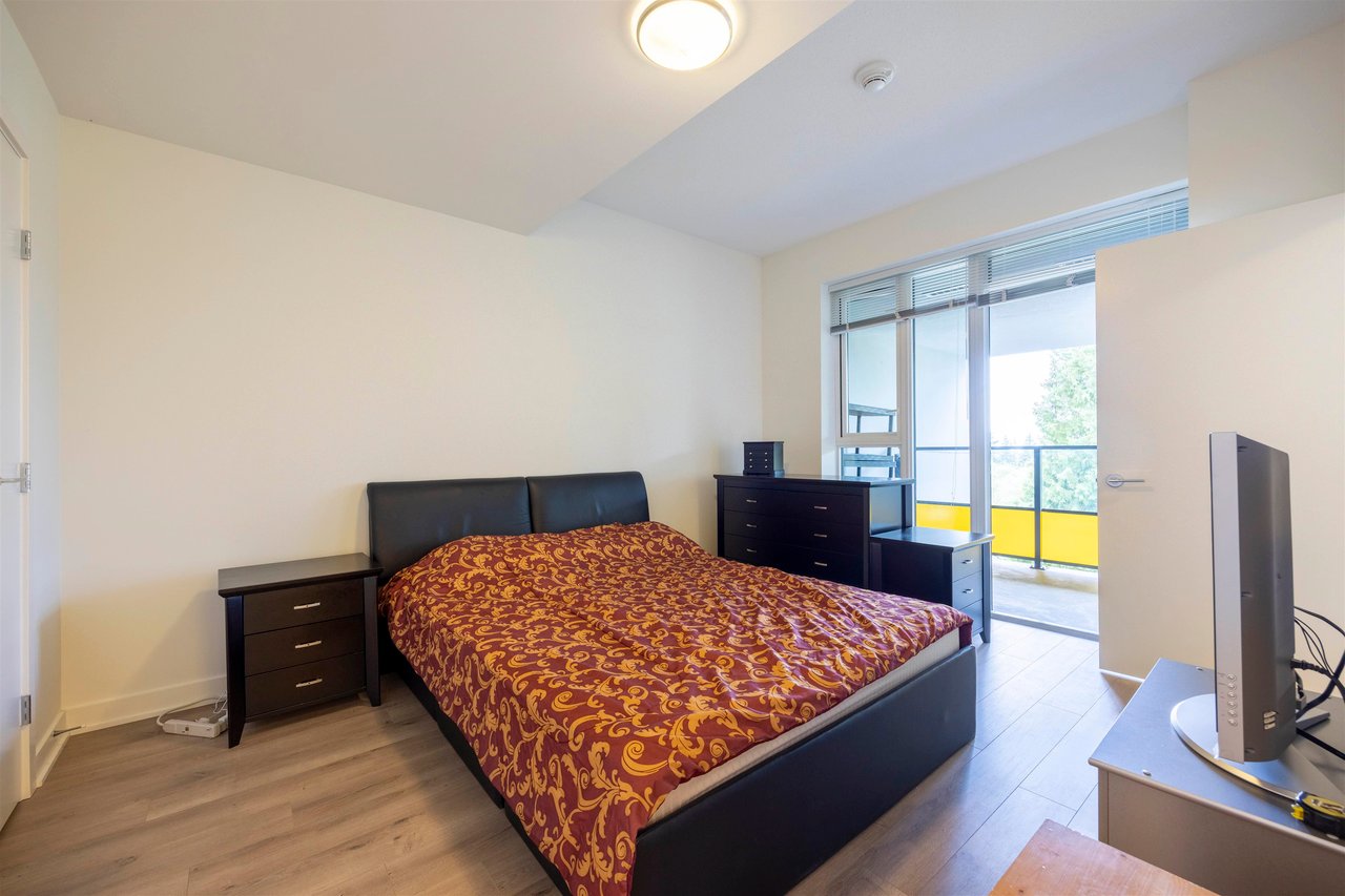 112-8850 University Cres