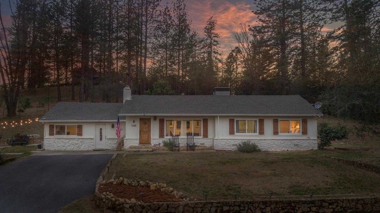 1460 Pleasant Valley Road