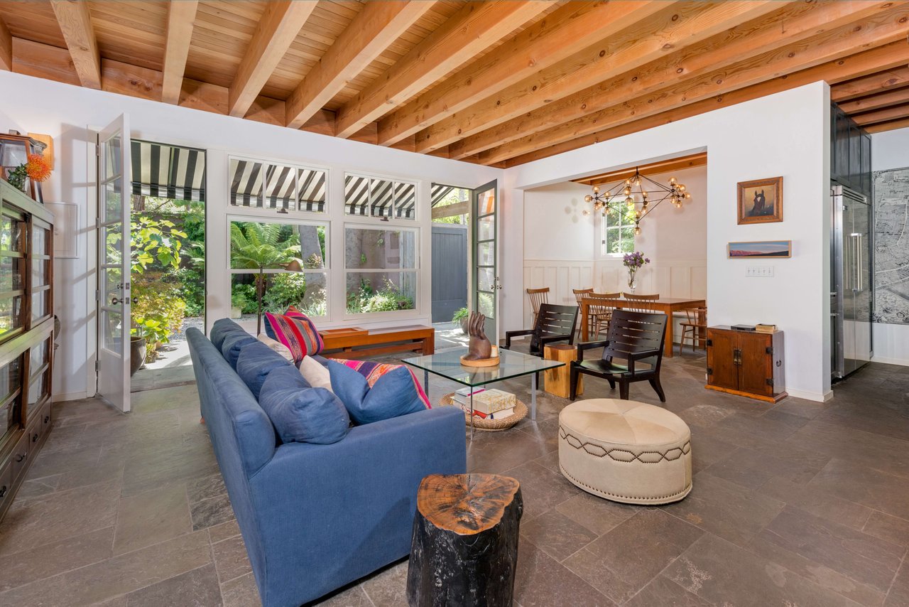 521 Entrada Dr