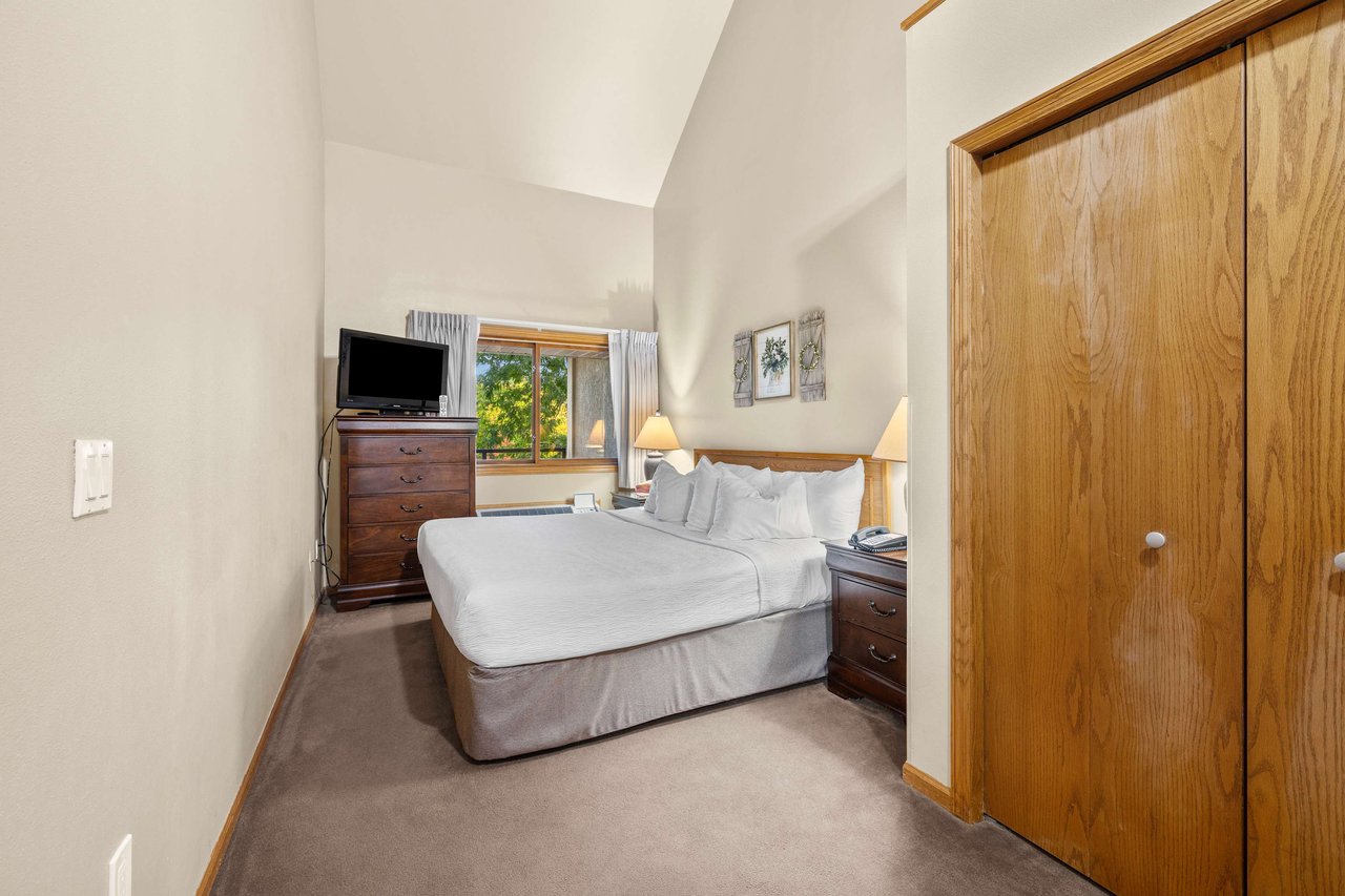 The Cove of Lake Geneva Unit 459