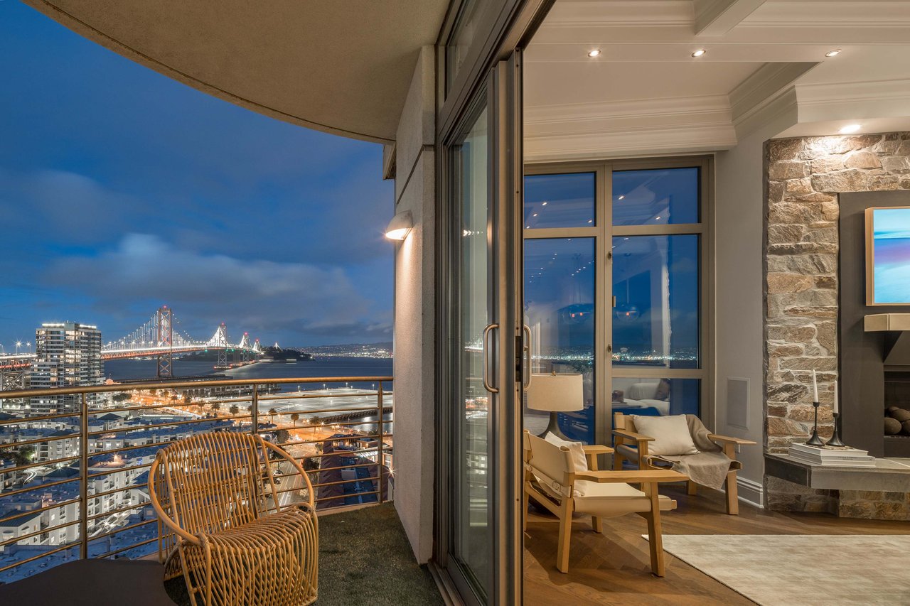 219 Brannan Street Unit: 18D