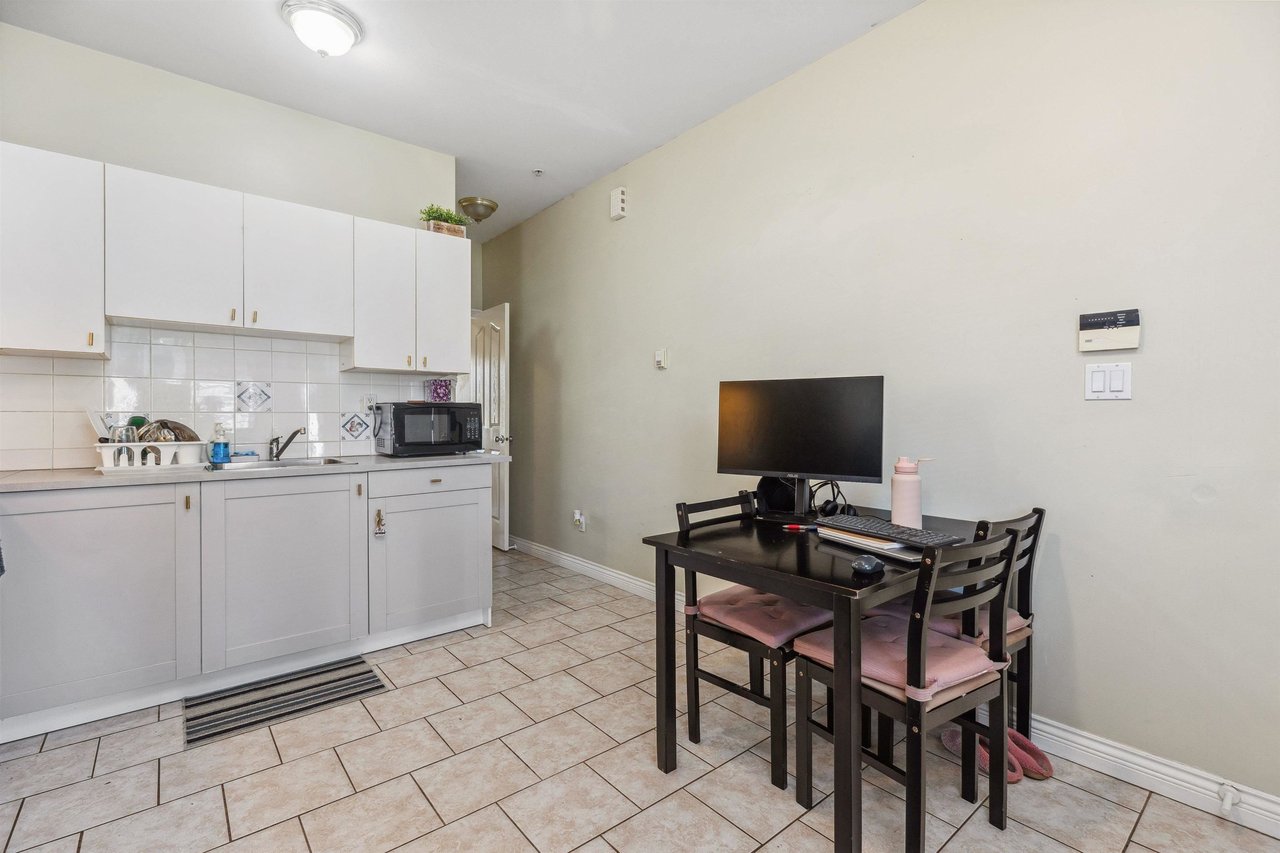 465 E 55th Ave
