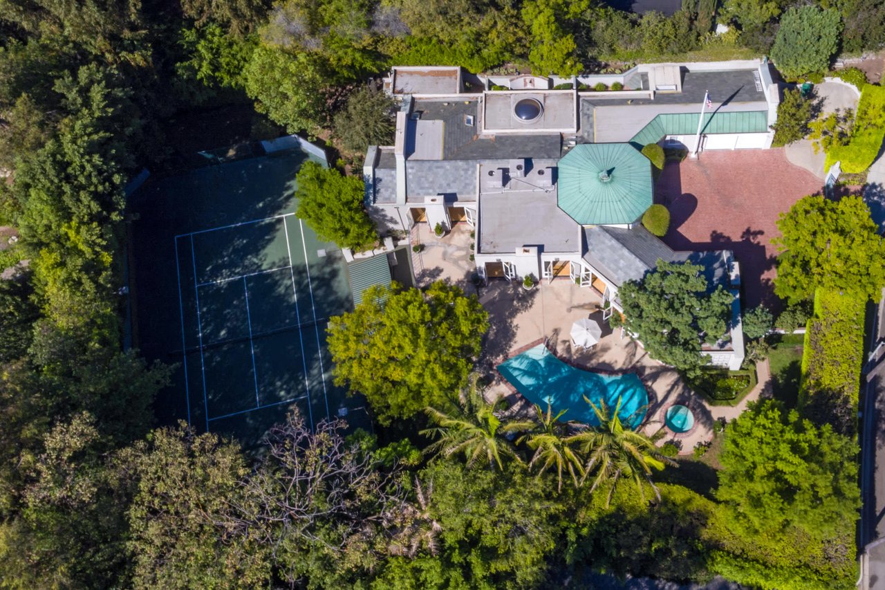Notable John Woolf Residence