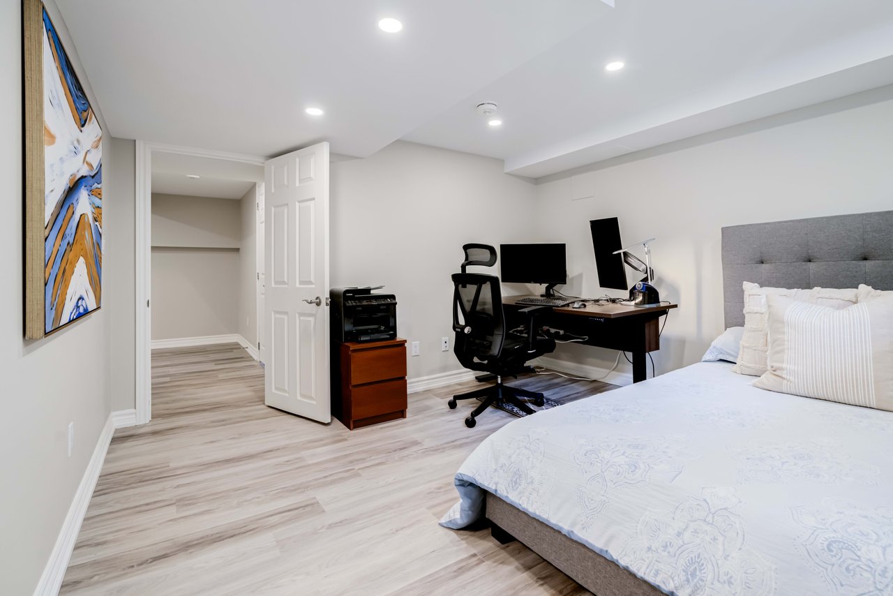 16 Henry Corson Pl