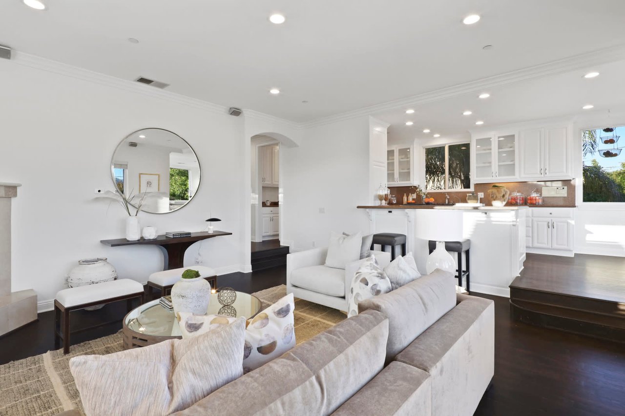 700 Avenue C