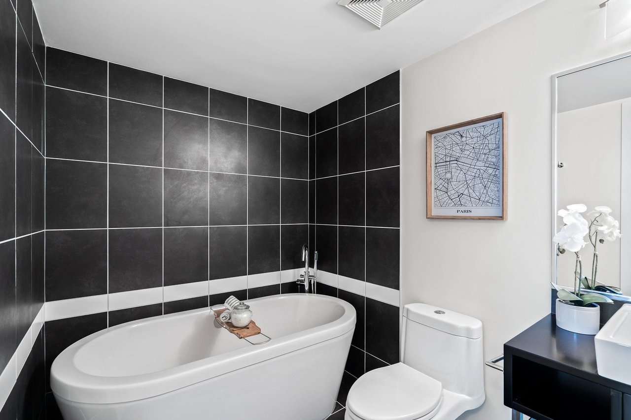 702-633 Abbott Street, Vancouver