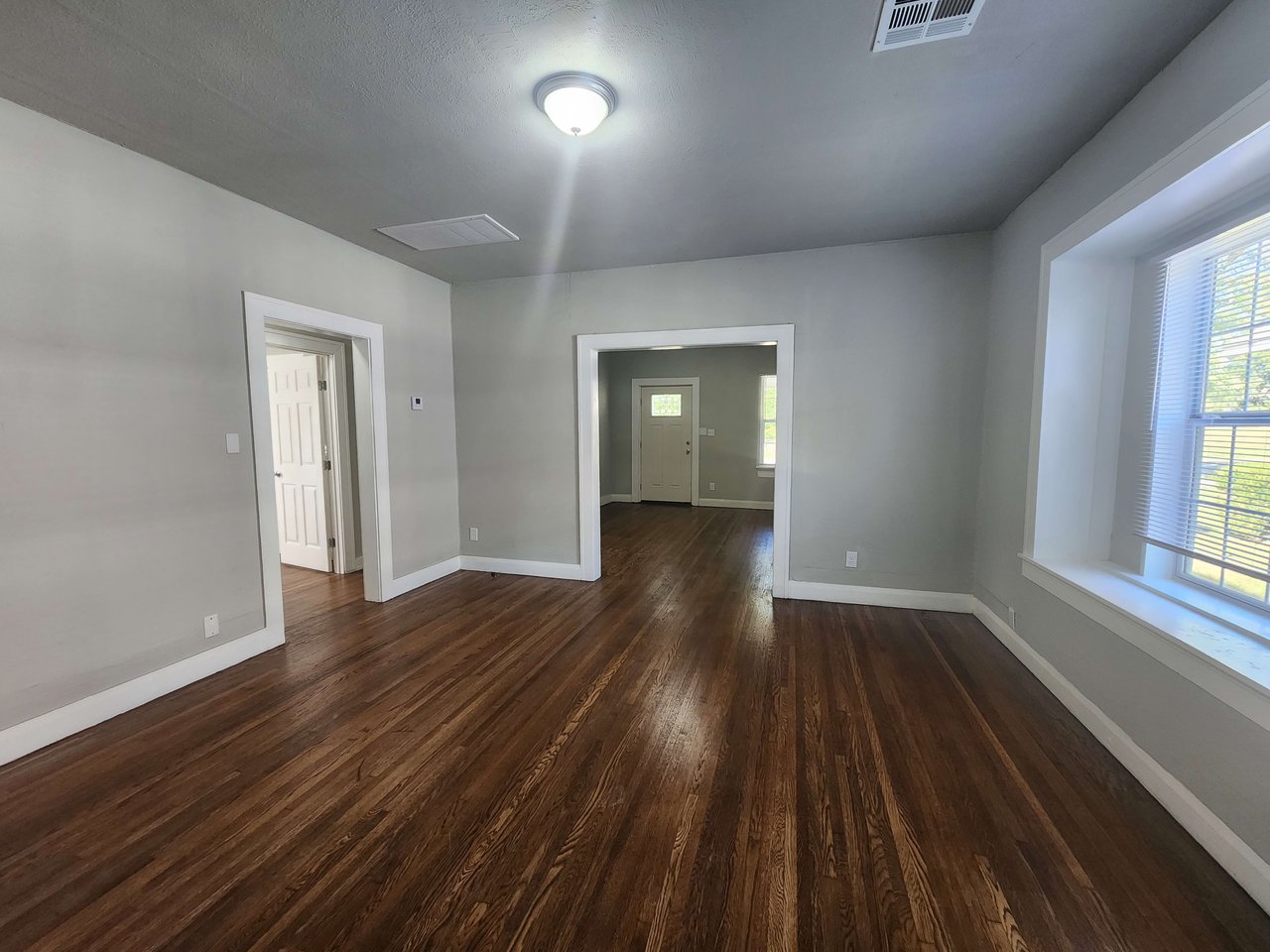 1017 N. Broadway Ave