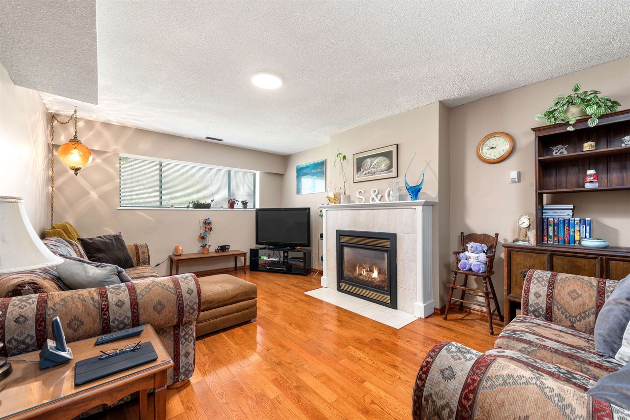 1425 Slocan St