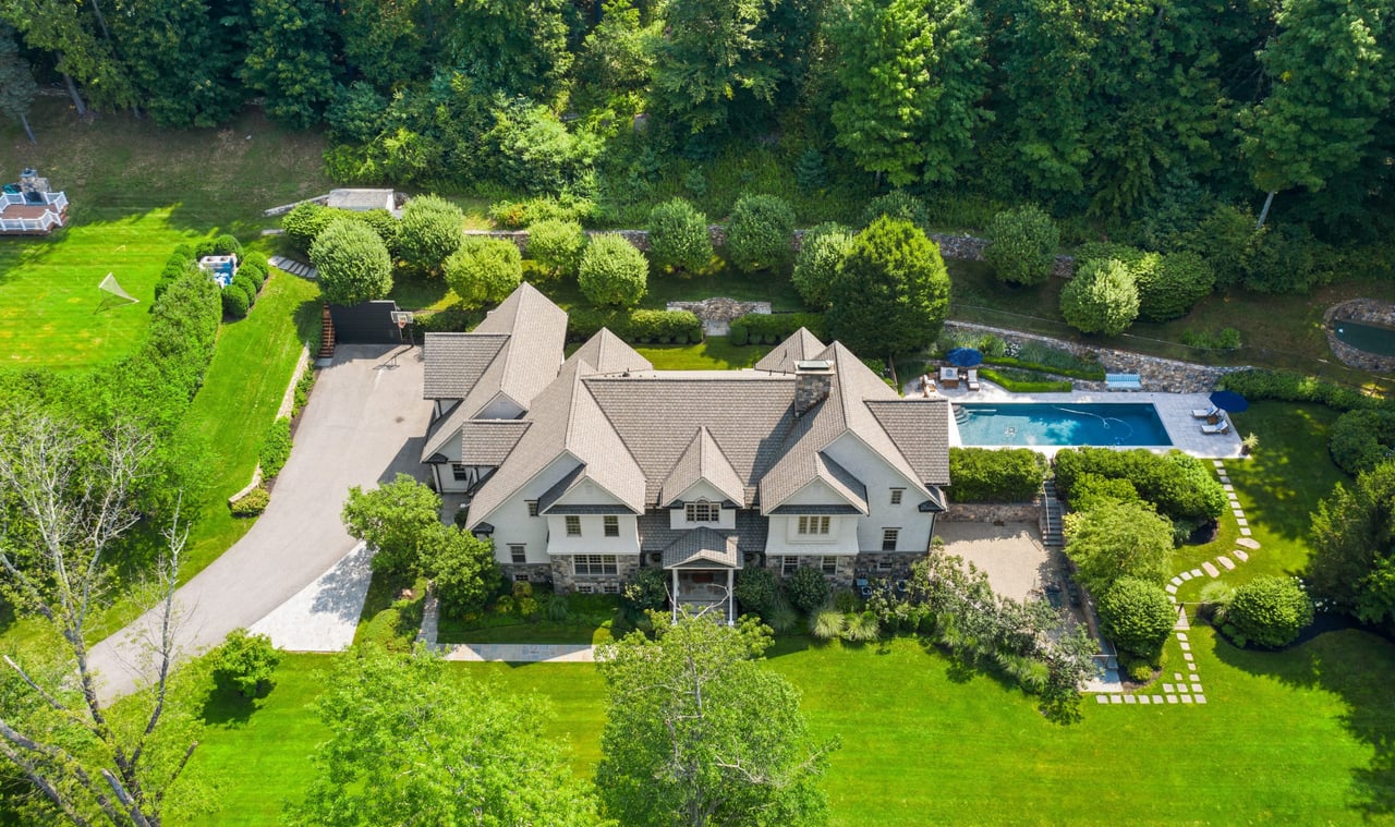 4 Vincent Ln, Armonk NY