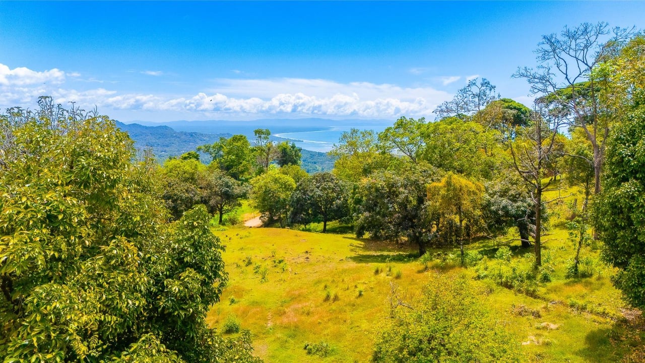 Exclusive Mountain View Building Lot, Ojochal, Puntarenas
