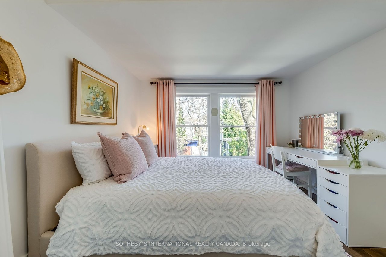 152 Riverdale Ave