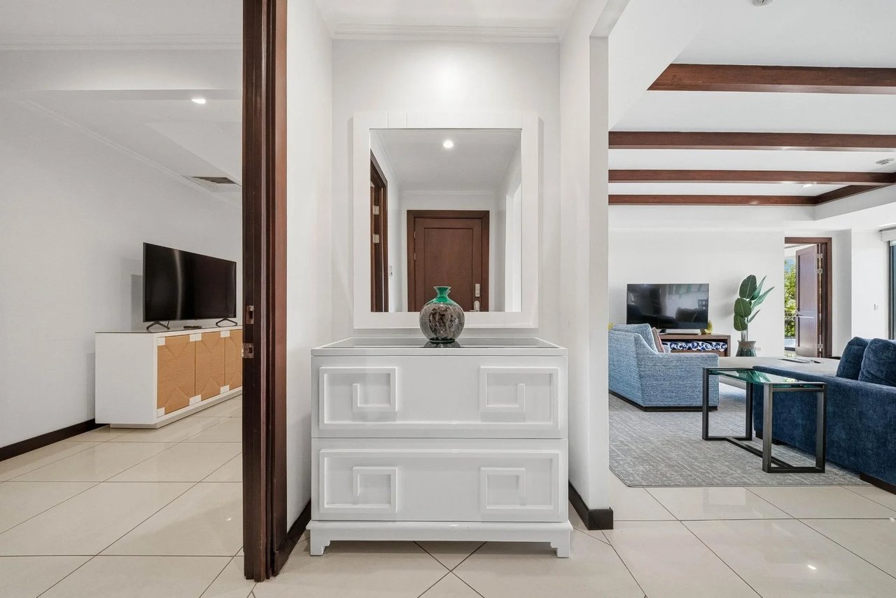Renovated Carao Golf Condo, Flamingo, Guanacaste