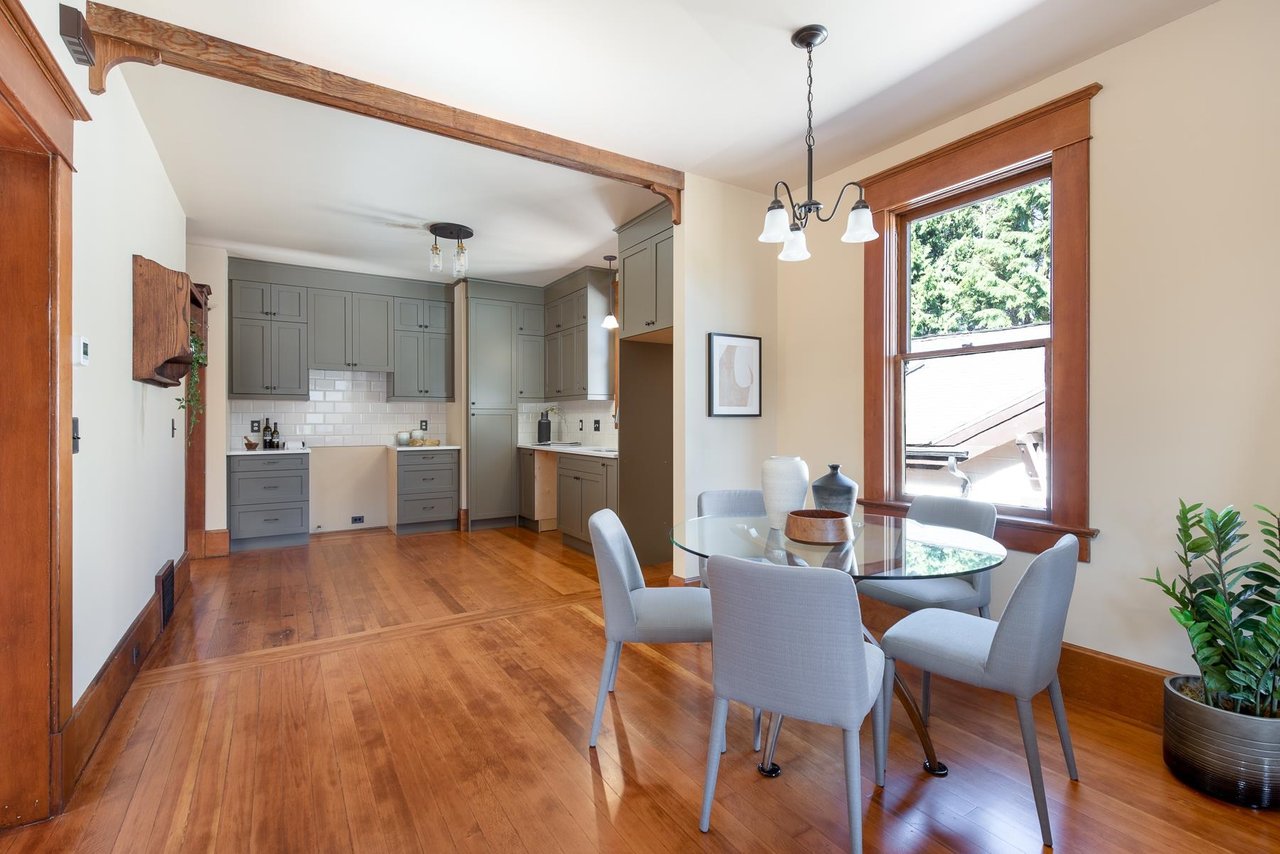 219 Manitoba St