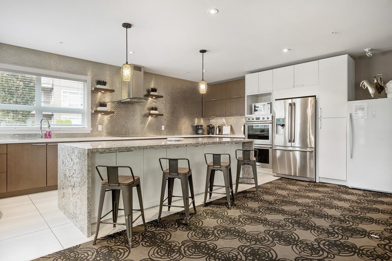 E106-20211 66 Ave