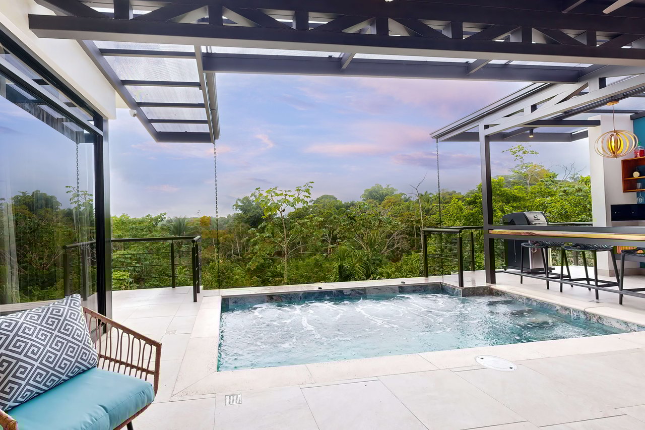 Casa Palma, Brand New Luxury 3 bedroom, 4 bathroom home with Amazing Sunset View in Quepos