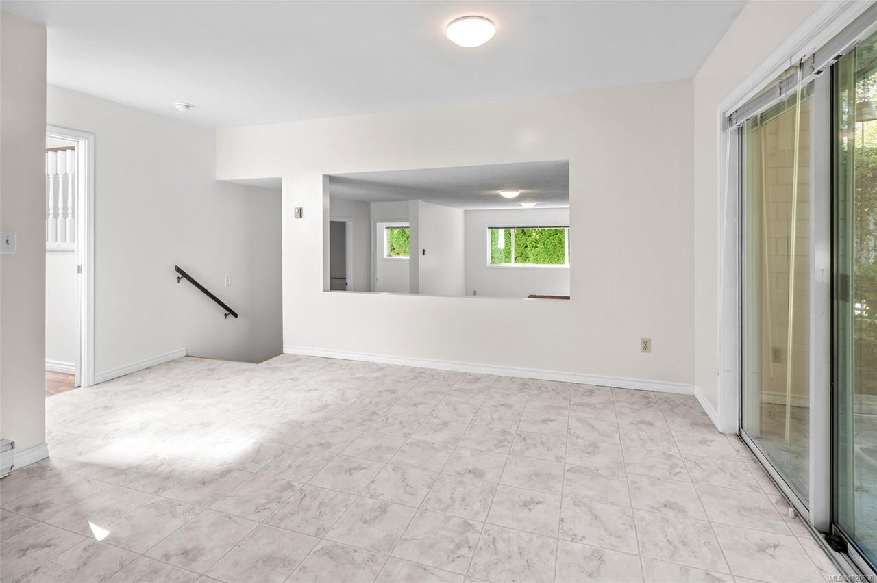 4243 Panorama Dr