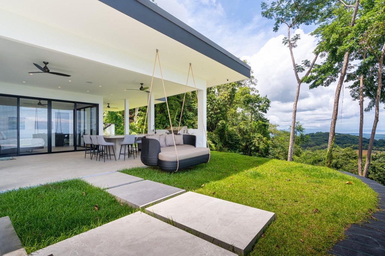 Private Solar Powered Ocean View Villa, Ojochal, Puntarenas