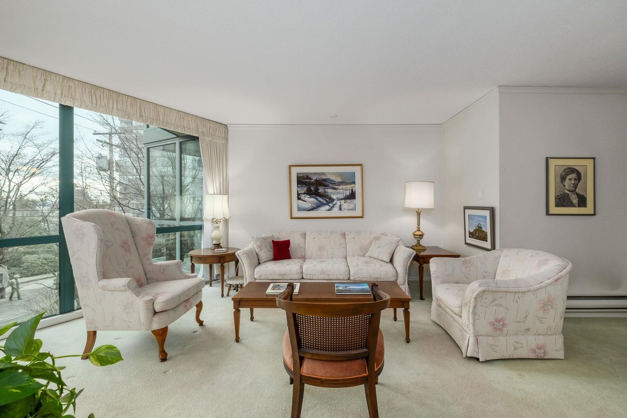 101-1427 Duchess Ave