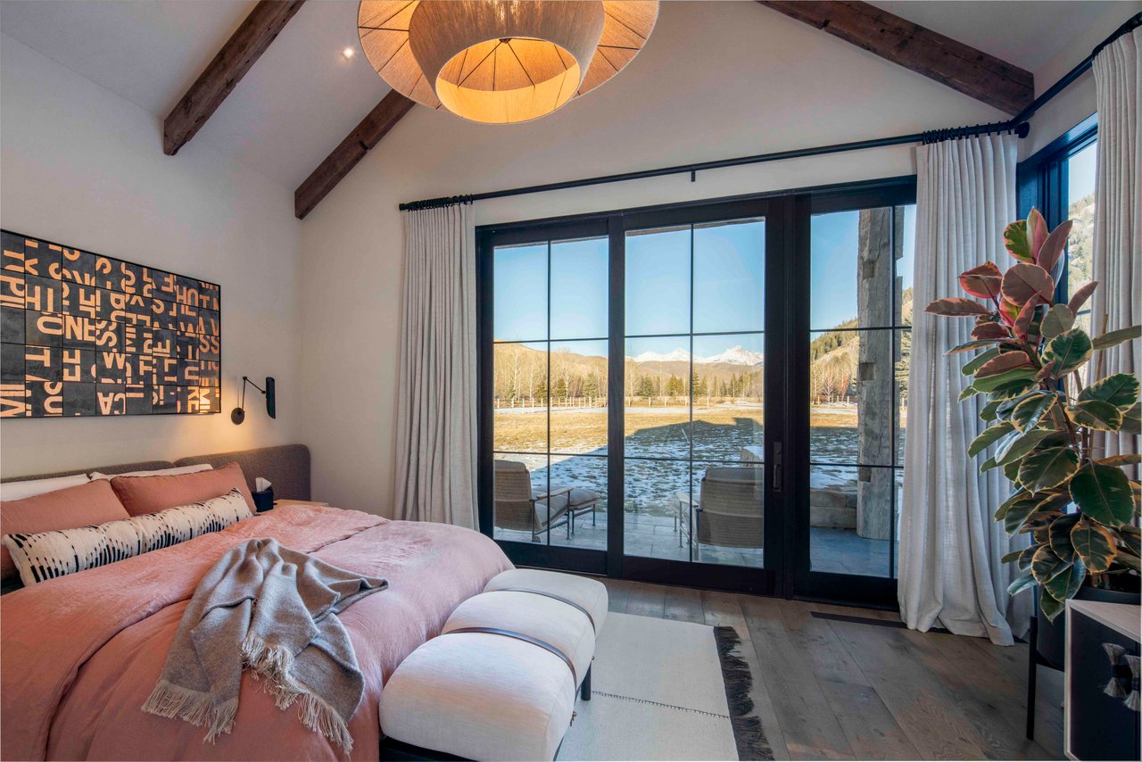 Rustic meets Modern Elegance in the Mountains
