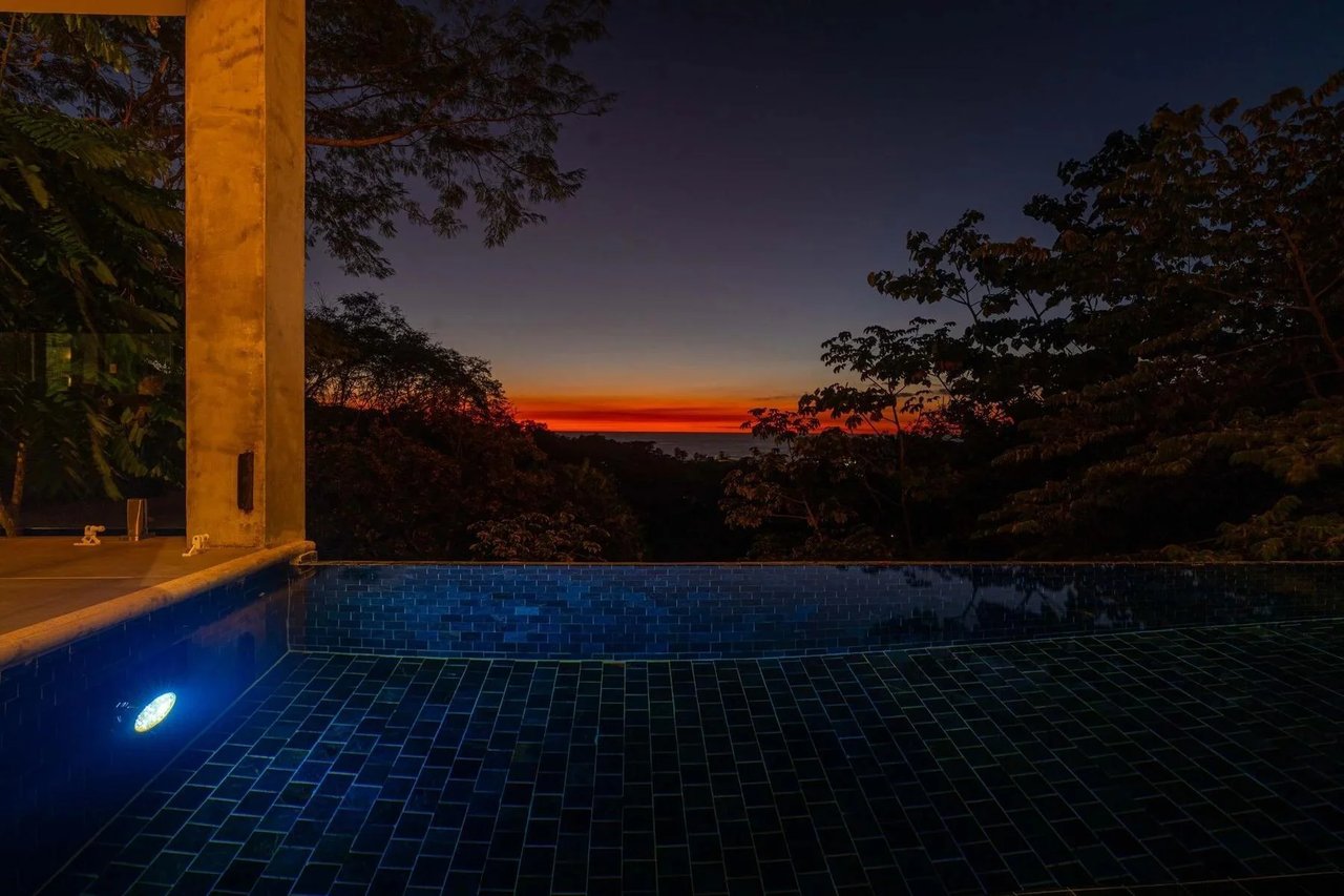 Rooftop Pool Modern Luxury Estate, Manuel Antonio, Puntarenas