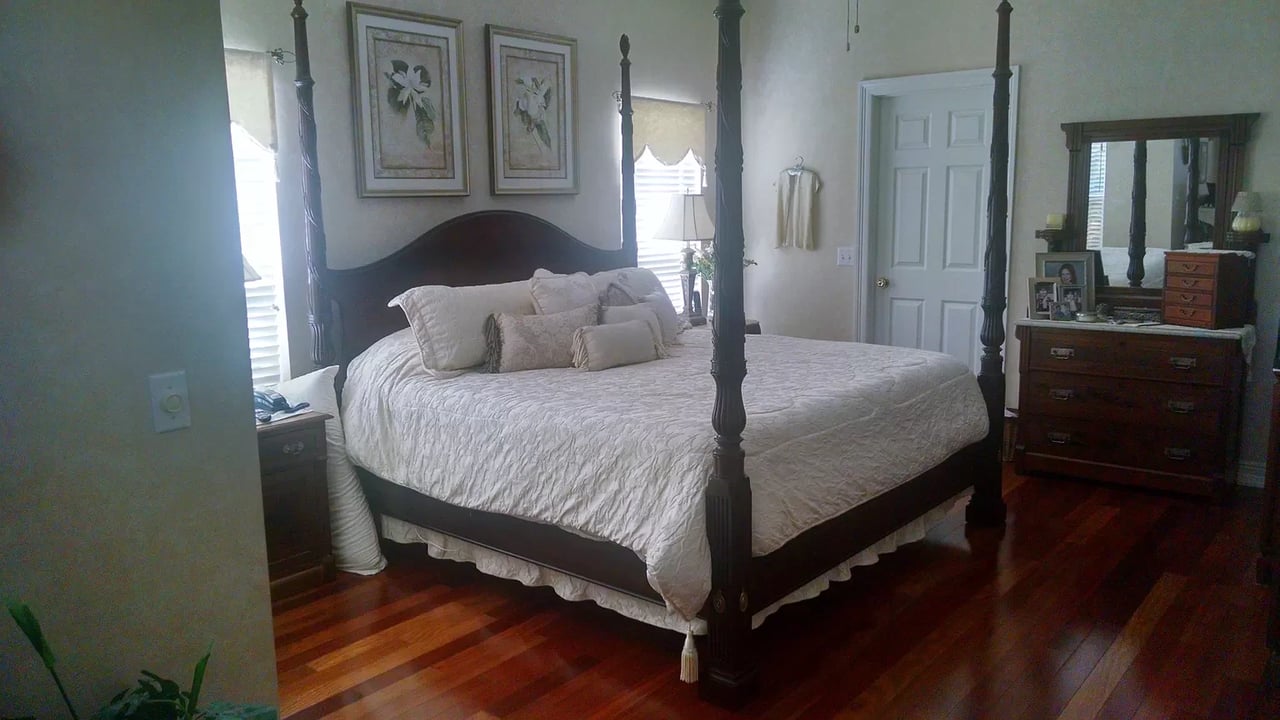 3240 COUNTRY CLUB Drive