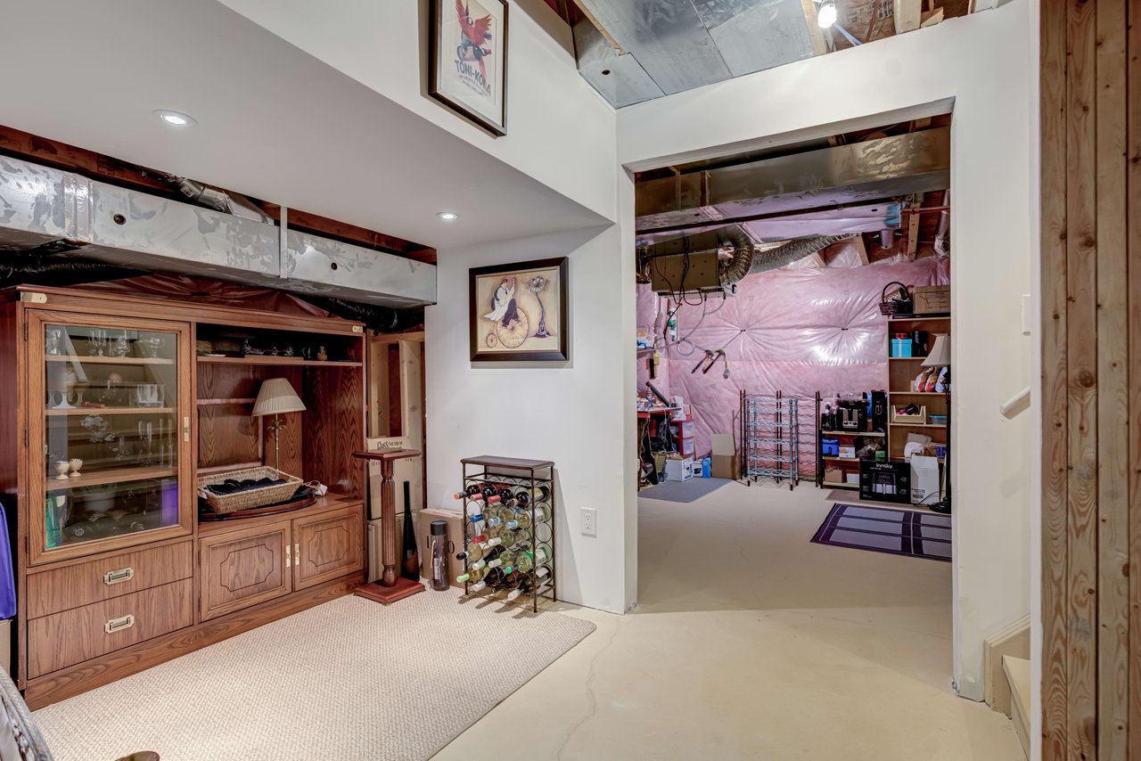 64 Bittersweet St