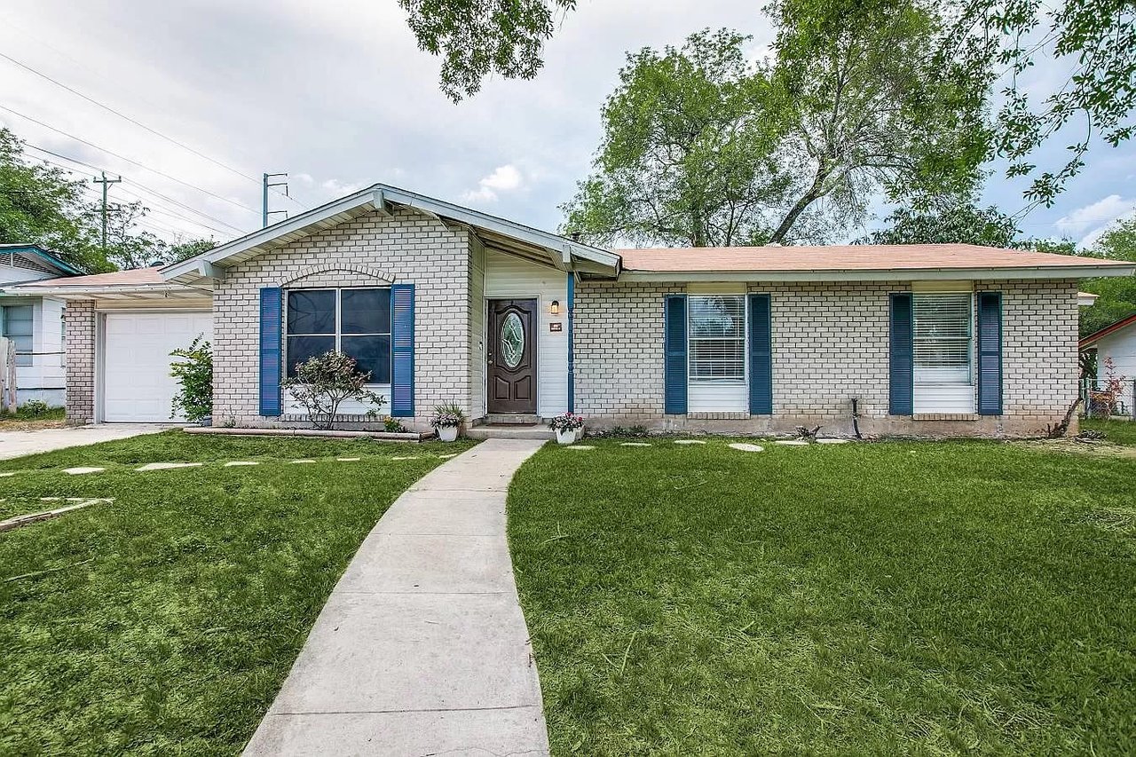 5935 Prentiss Dr