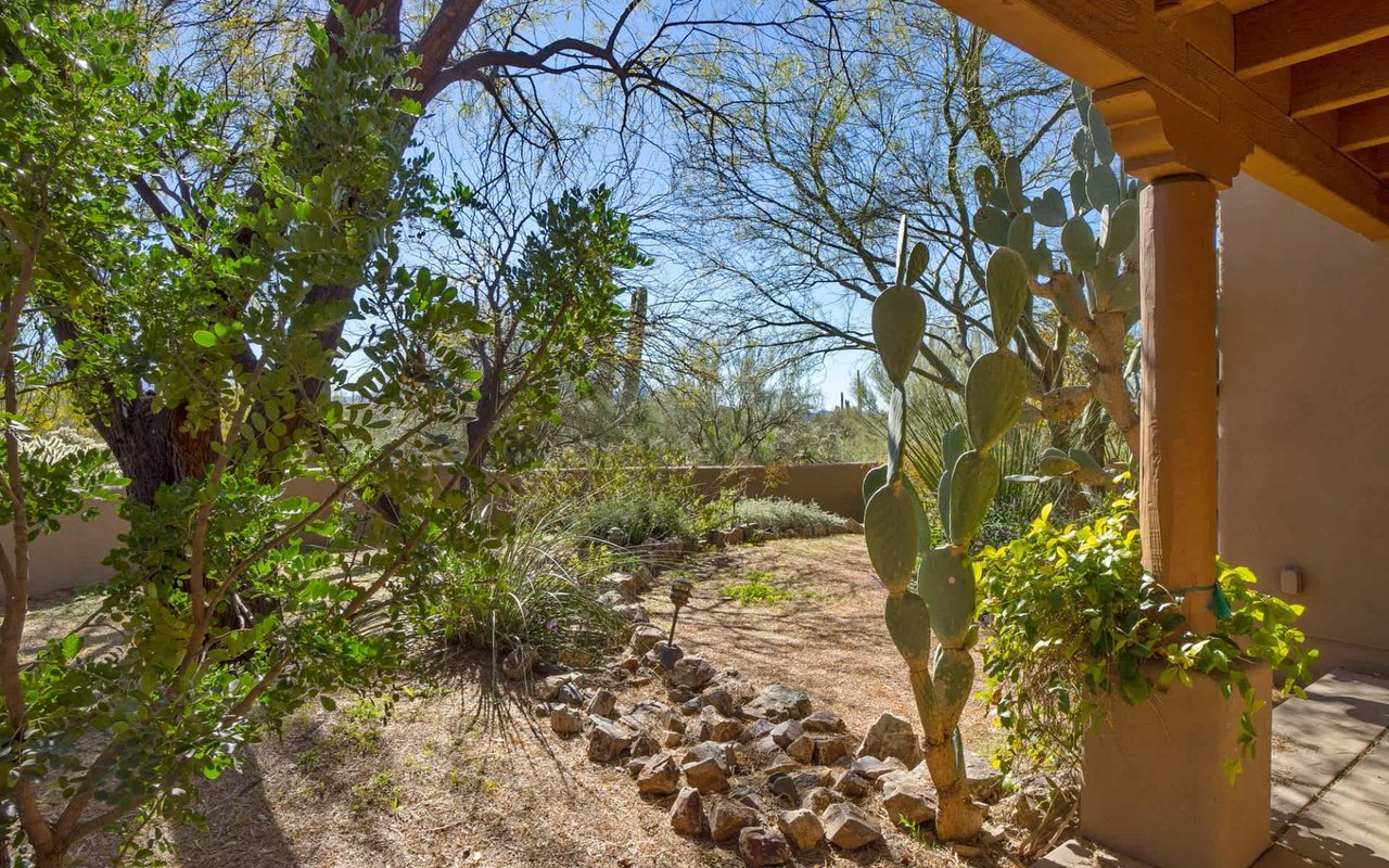 Perfect Desert Oasis, Santa Fe Estate