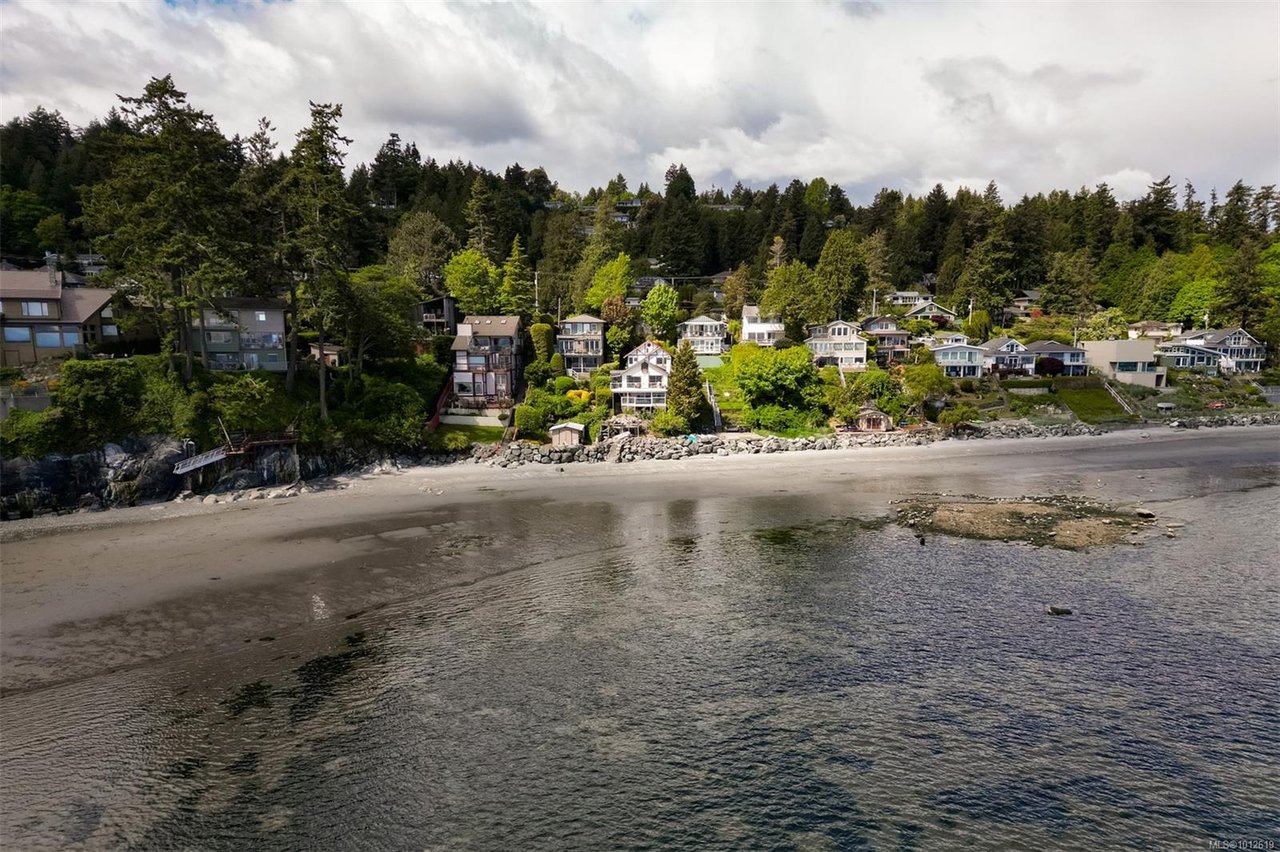 4955 Cordova Bay Rd
