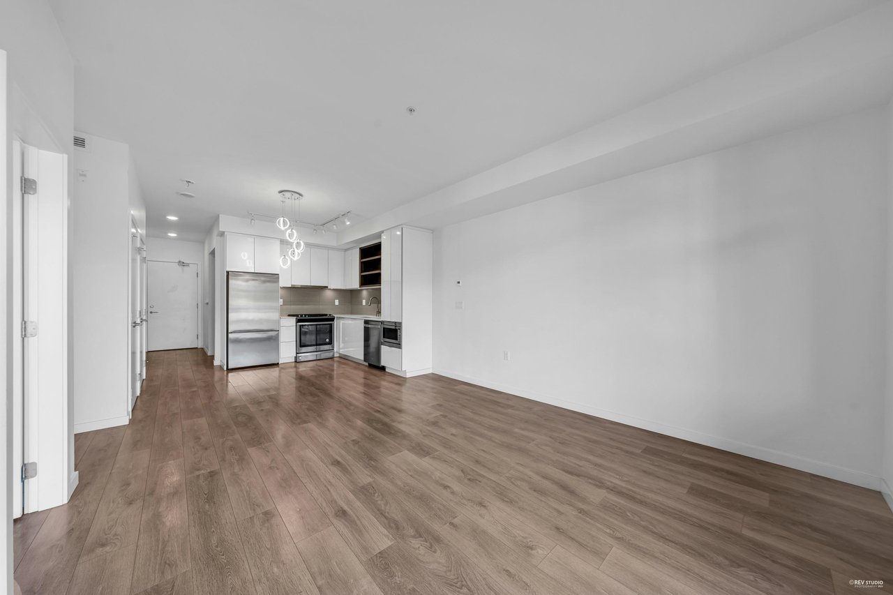 416-725 Marine Dr