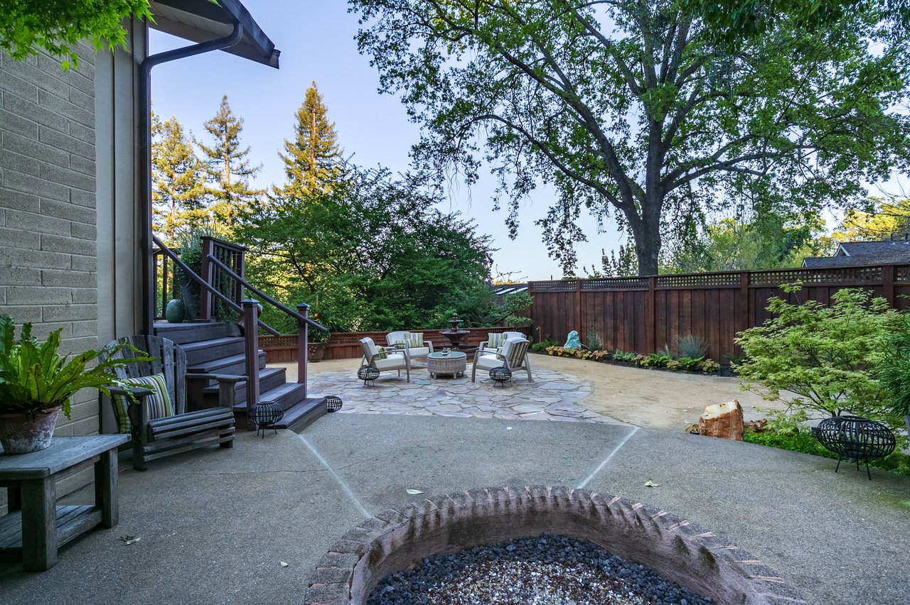 Fabulous single-story home located on the Westside of Alamo