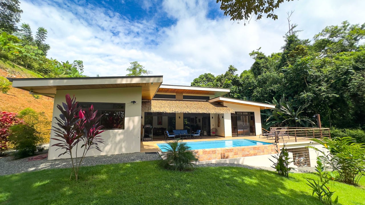 Casa La Paz: A Private Oasis of Luxury and Adventure in the Heart of Ojochal!