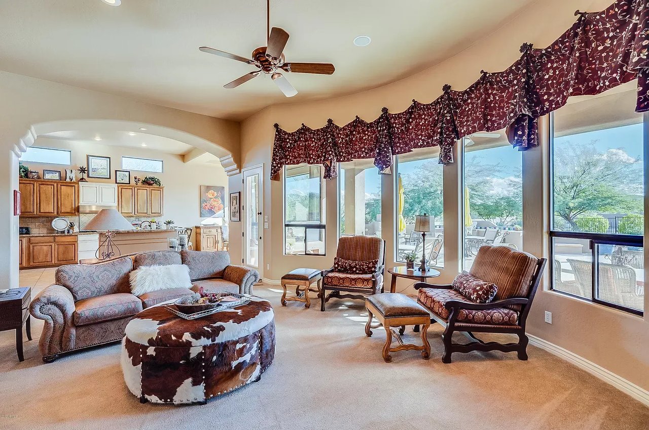 1423 W Leisure Ct