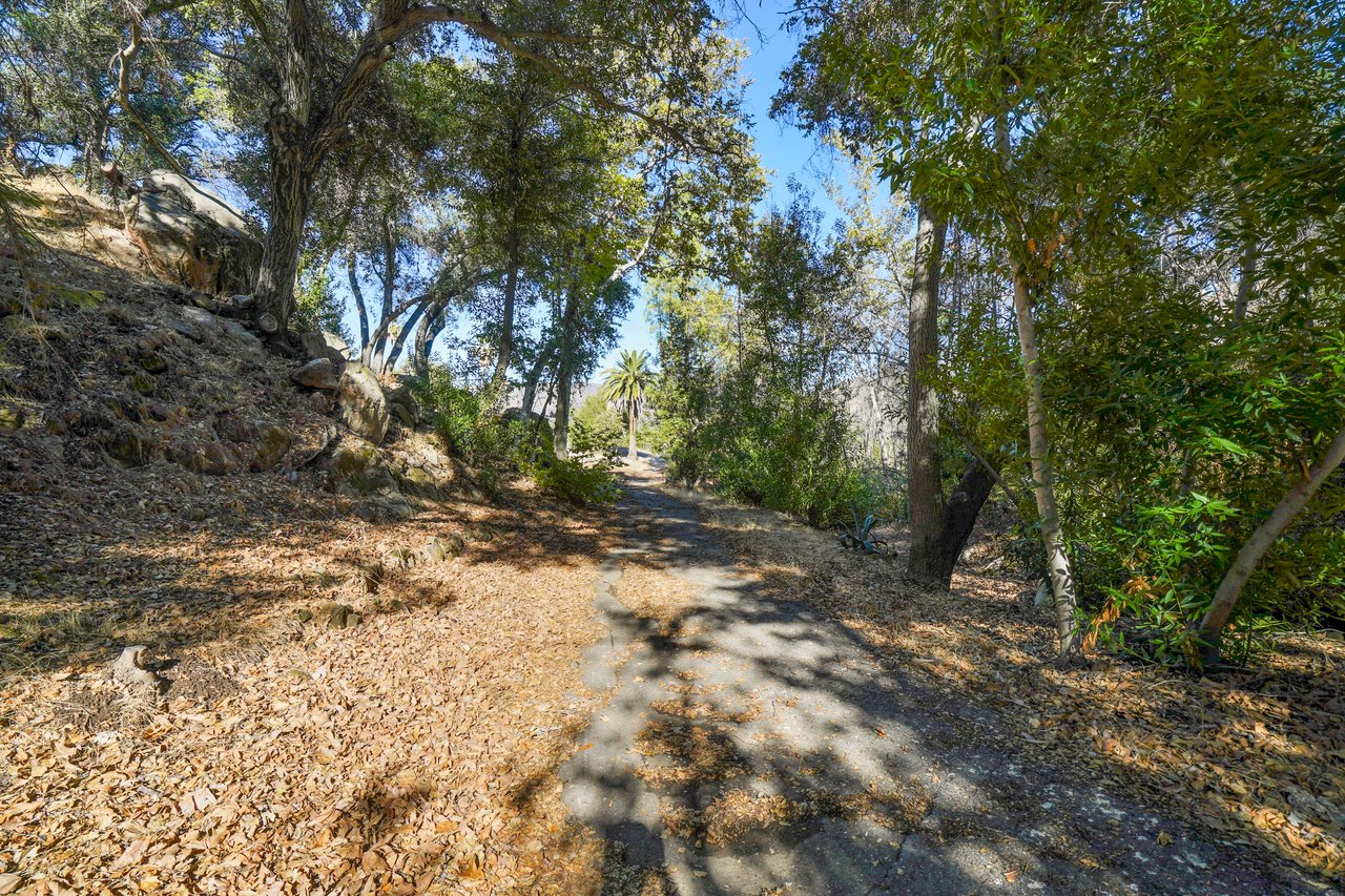 30887 Mulholland Hwy