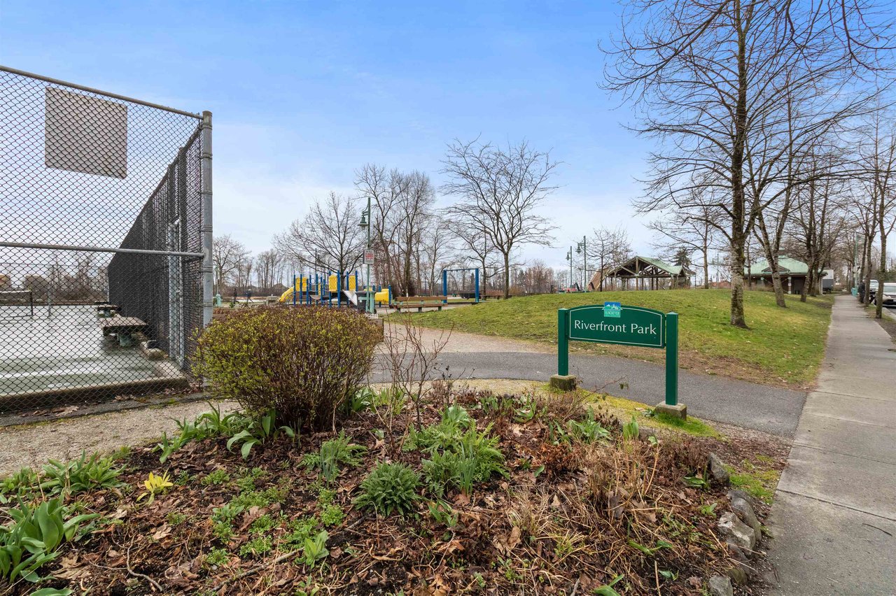 611-2733 Chandlery Pl