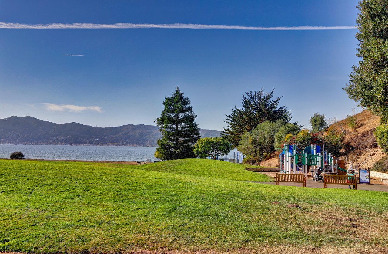 Move in Ready in One of Tiburon's Most Convenient Locations