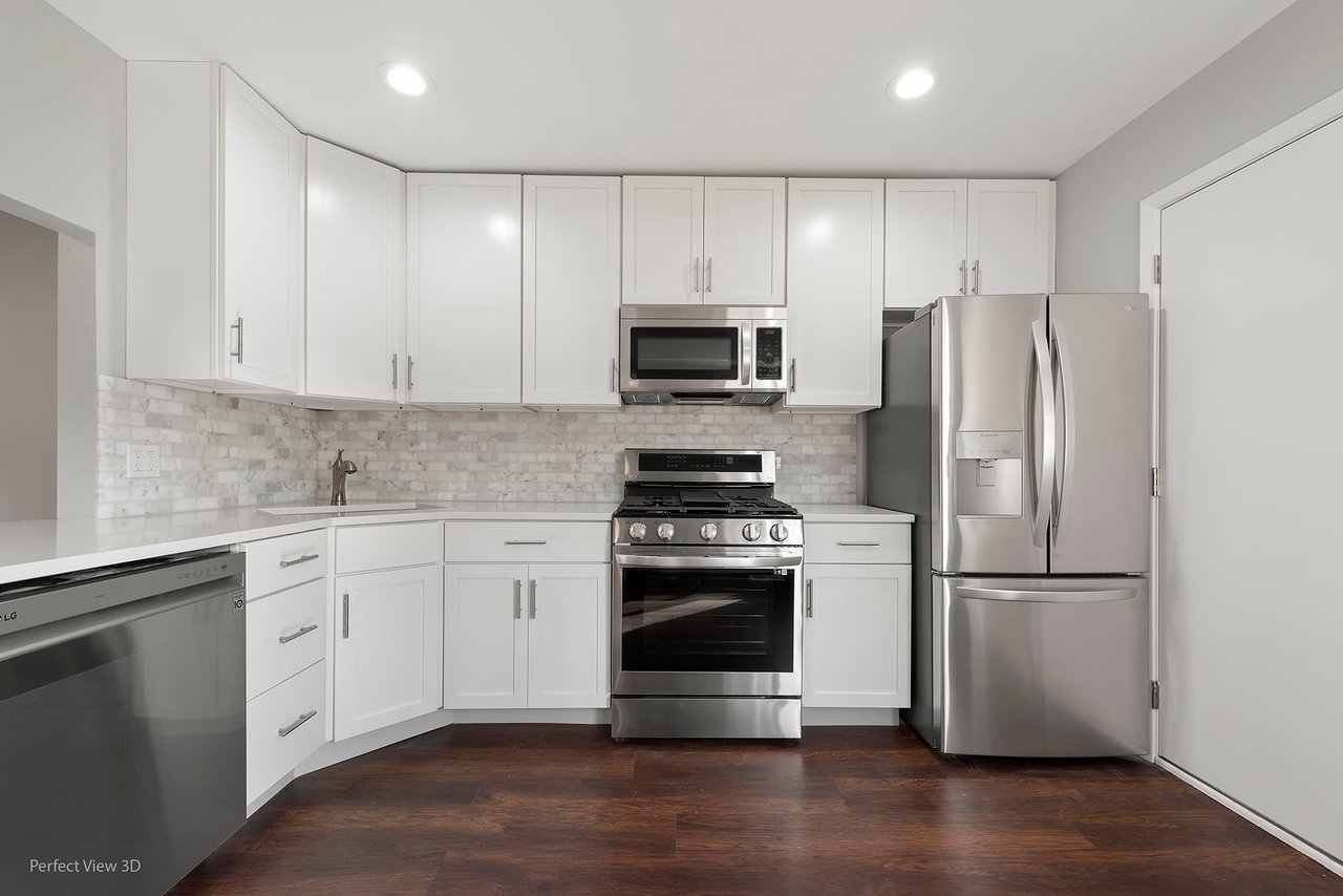 1506 Columbia Ct, Elk Grove Village, IL 60007