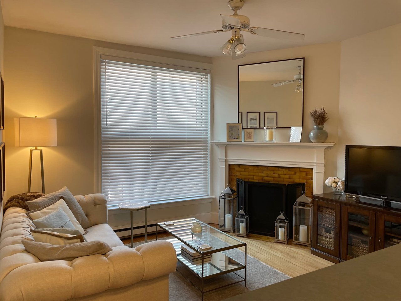 Beautiful Keswick Street 1 bed 1 bath - Laundry in Unit - Pets Negotiable 