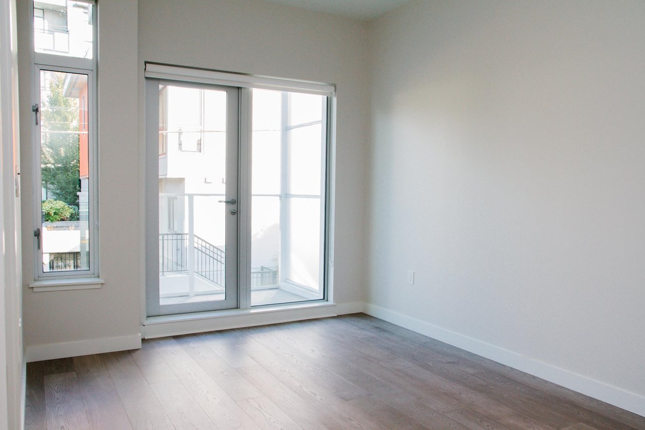 212-528 W King Edward Ave