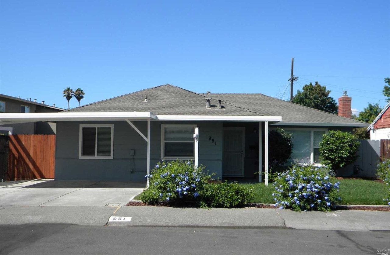 951 Heartwood Ave