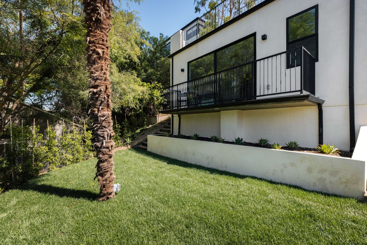 A Masterful Modern Architectural in Silver Lake