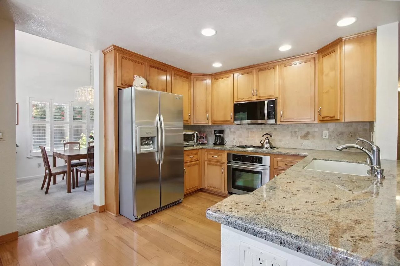 3861 Robie Lee Way