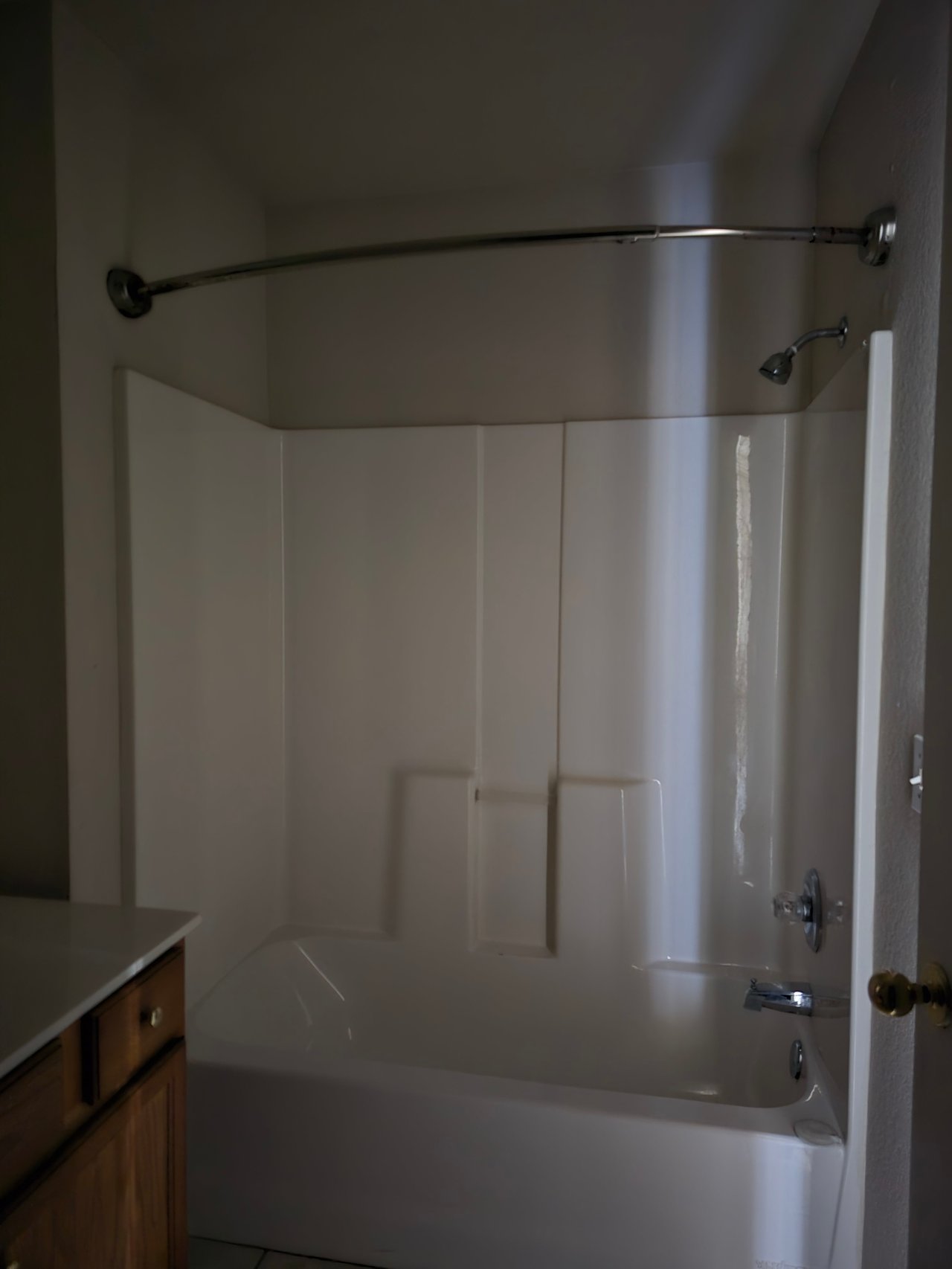 $500 toward first month's rent if leased by October! 1240 Kingston Road