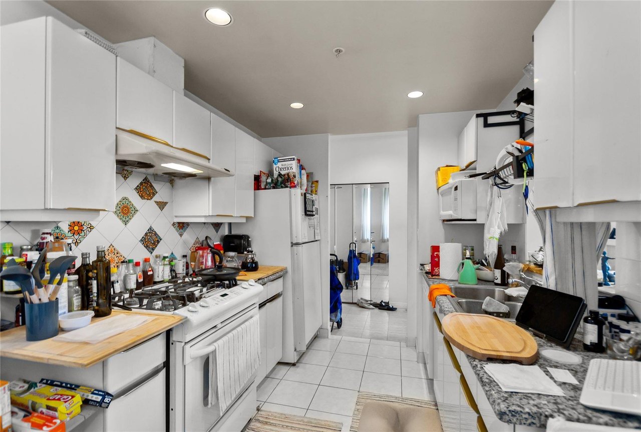 104-651 W 45th Ave